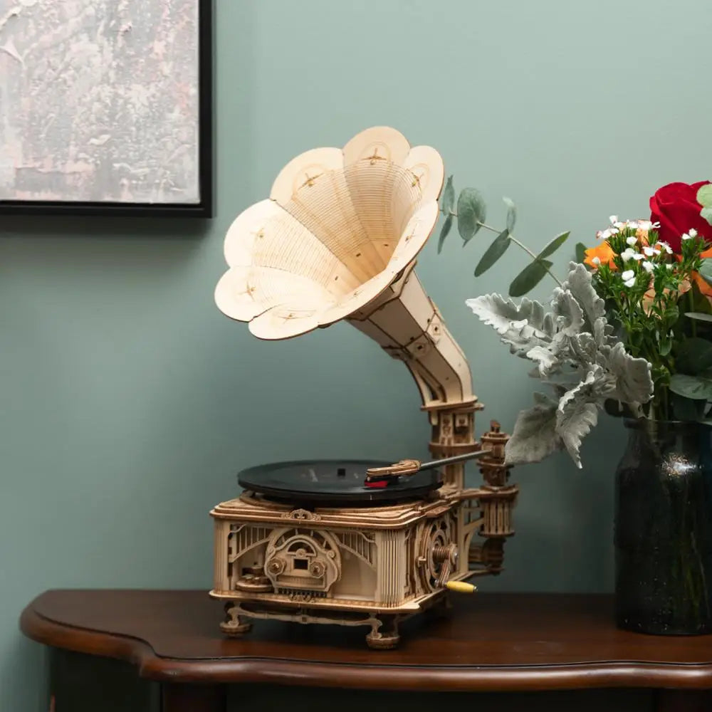 Robotime Hand-Crank Classic Gramophone Wood Model Kit